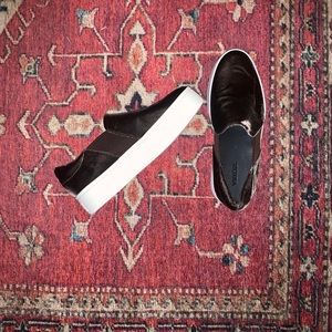 Vince Warren Sneaker Warm Grey Velvet Size 7